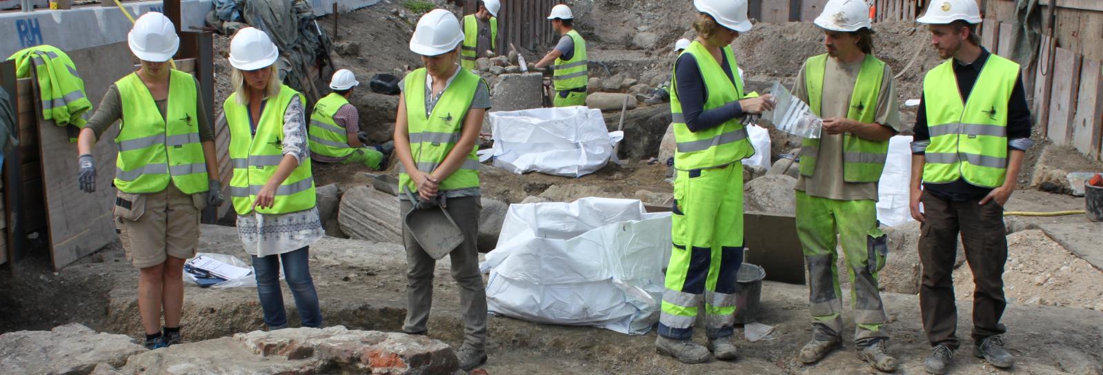 Arkæologer på udgravningen af Rådhuspladsen