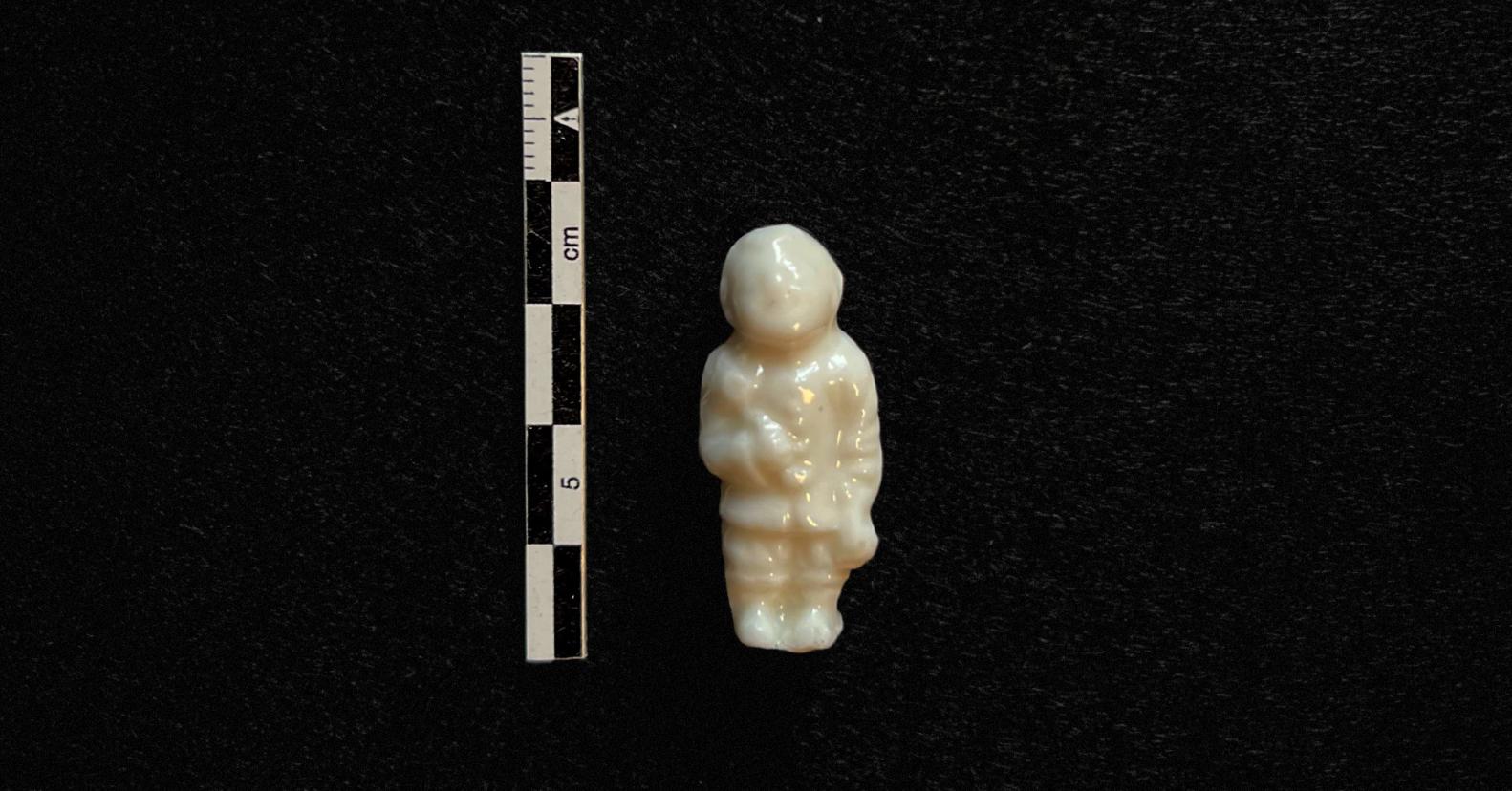 Lille porcelænsfigur fra 1700-tallet