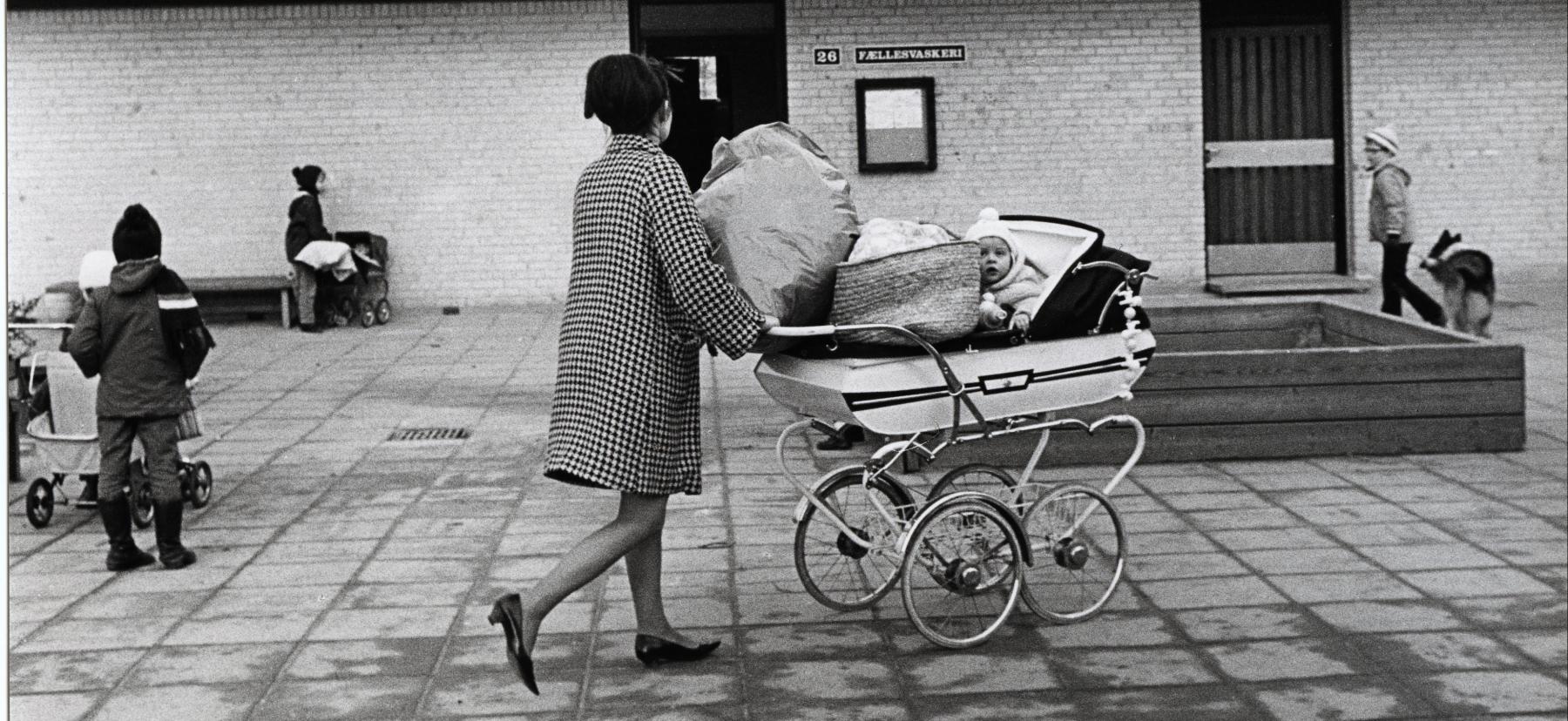 sort/ hvid, barnevogn, urbanplanen