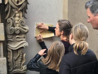 Familie ved Rundetårn på gådejagten Stop Københavns brand i 1728